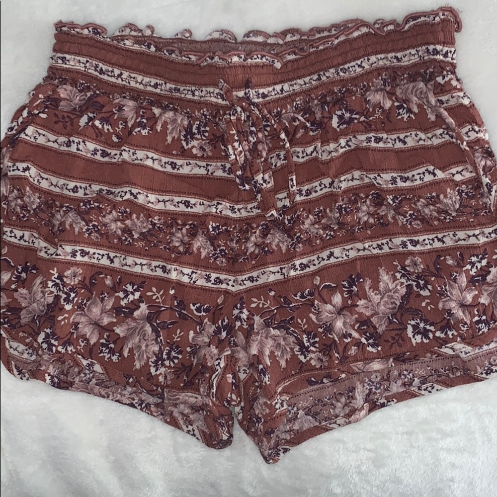 American Eagle Patterned Flowy Shorts